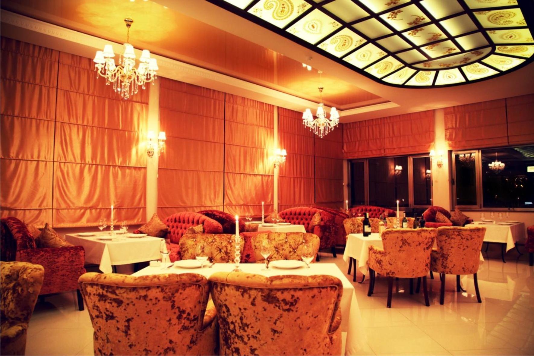 East Legend Hotel Baku Exterior foto