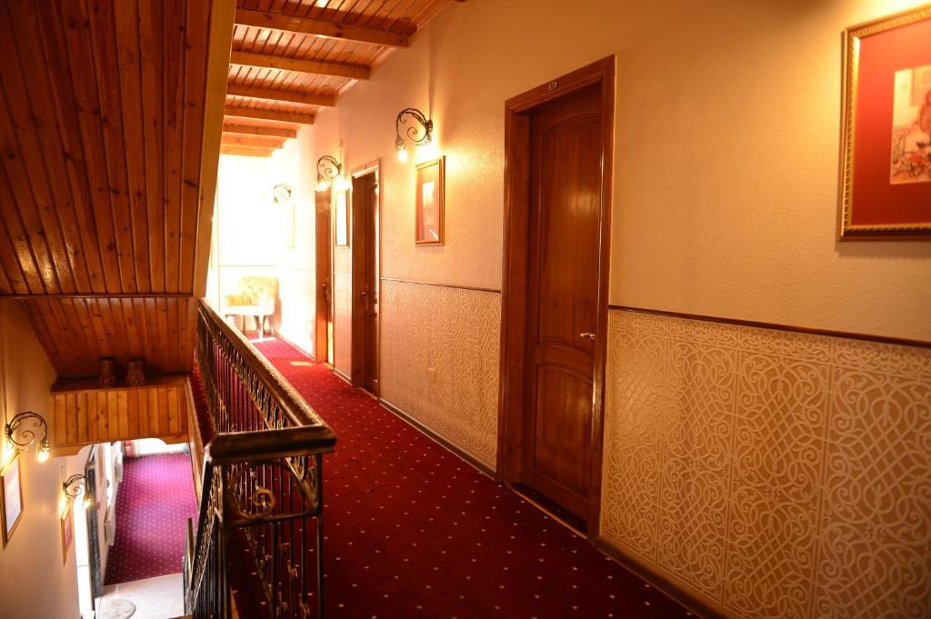 East Legend Hotel Baku Exterior foto
