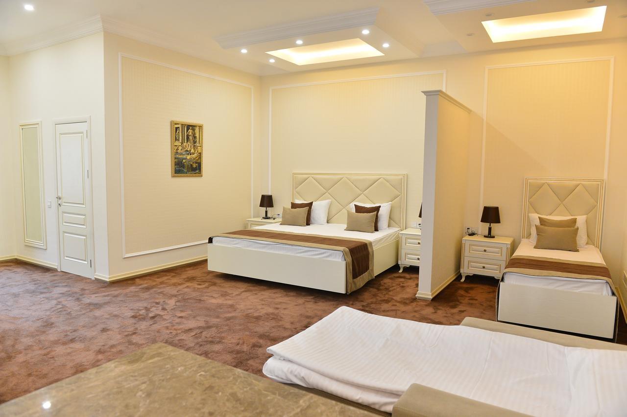 East Legend Hotel Baku Exterior foto